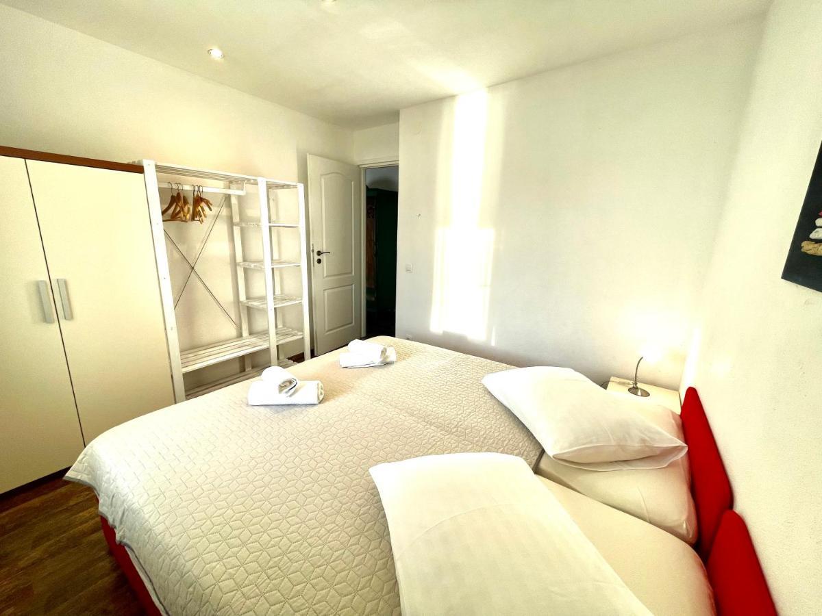 Apartments Trapula 希贝尼克 外观 照片
