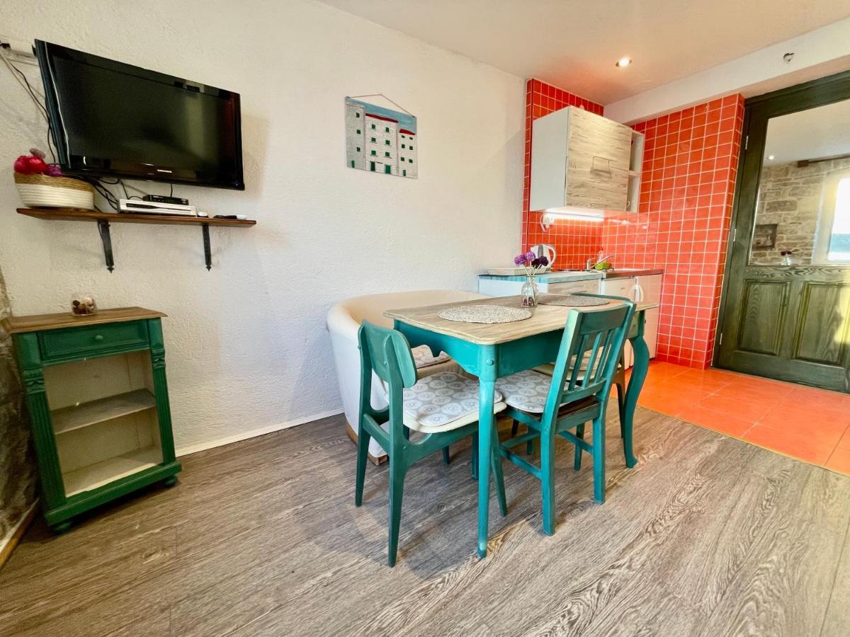 Apartments Trapula 希贝尼克 外观 照片