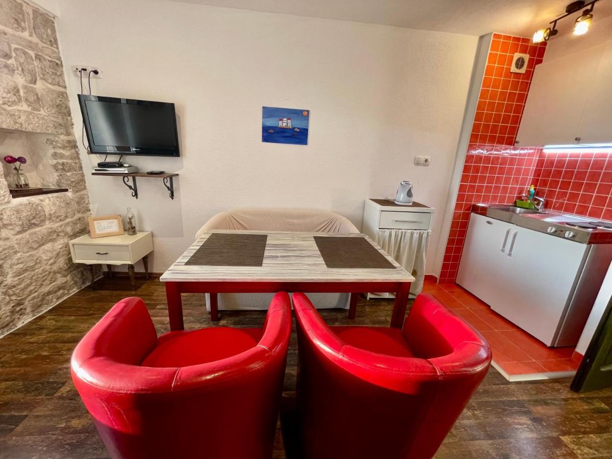 Apartments Trapula 希贝尼克 外观 照片